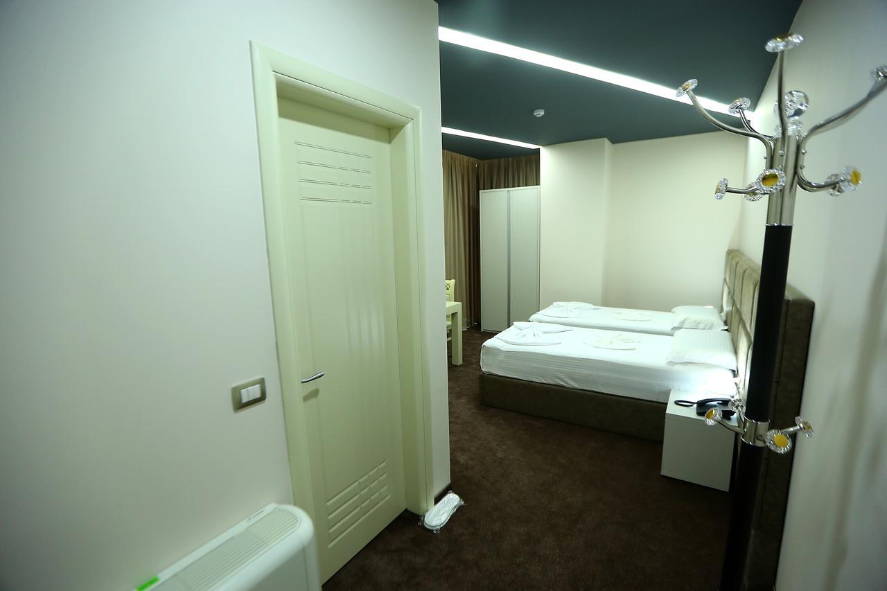 Hotel Vllaznia Shkoder Exterior photo